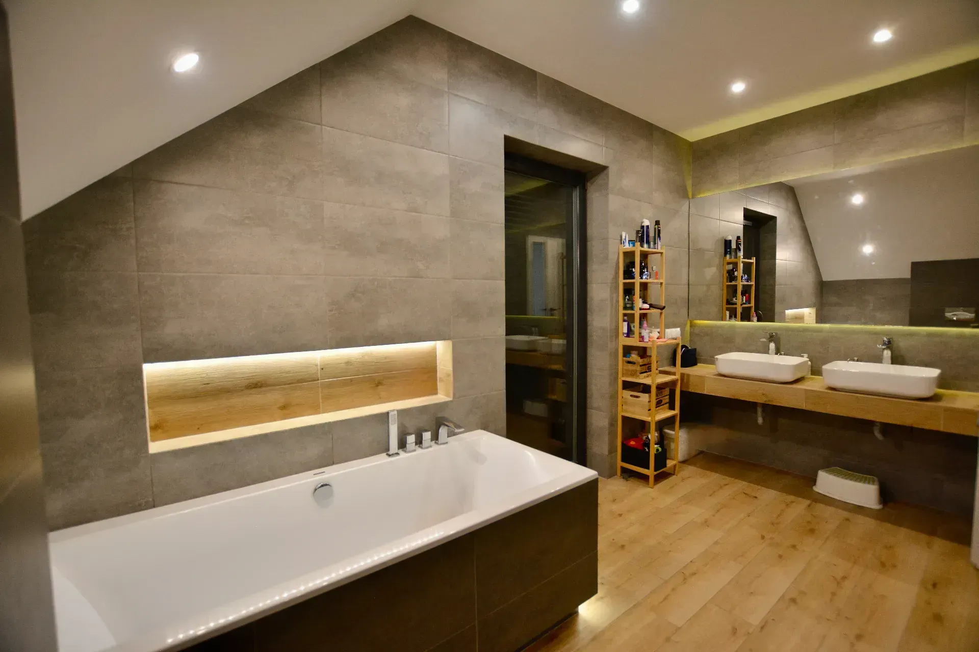 Ta wyjątkowa przestrzeń może być Twoja ! 8